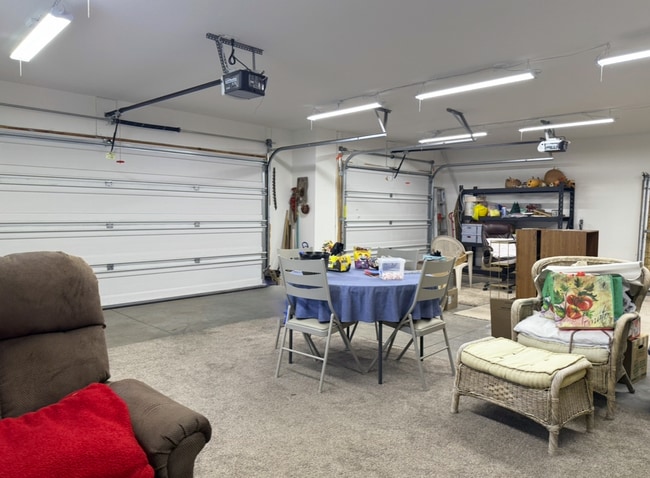 Building Photo - Kalispell Family Home