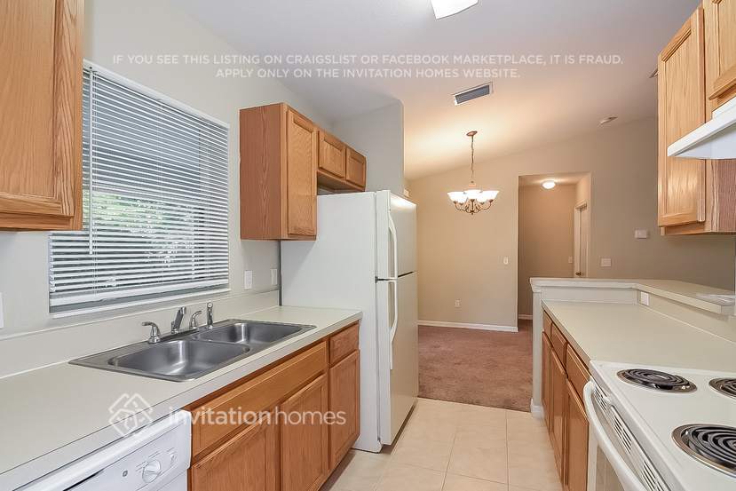 Building Photo - 6915 Glacier Ave