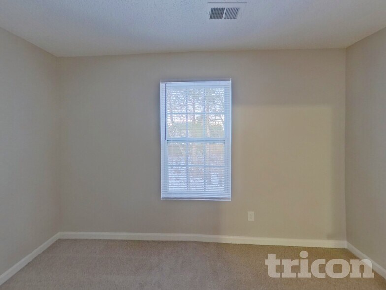 Building Photo - 12341 Stowe Acres Dr