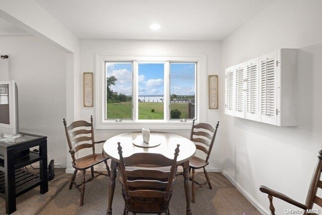 Building Photo - 5 Leafy Way