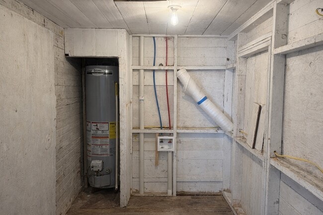 Building Photo - 301 E 3rd St