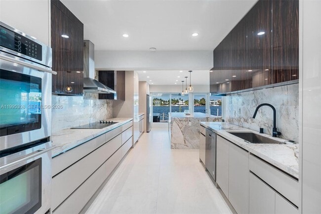 Building Photo - 1055 Stillwater Dr