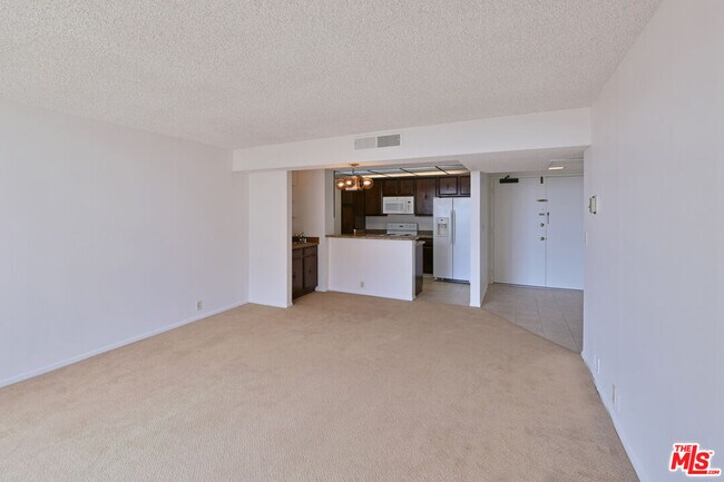 Building Photo - 10535 Wilshire Blvd