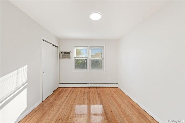 Building Photo - 105 Hillview Ave