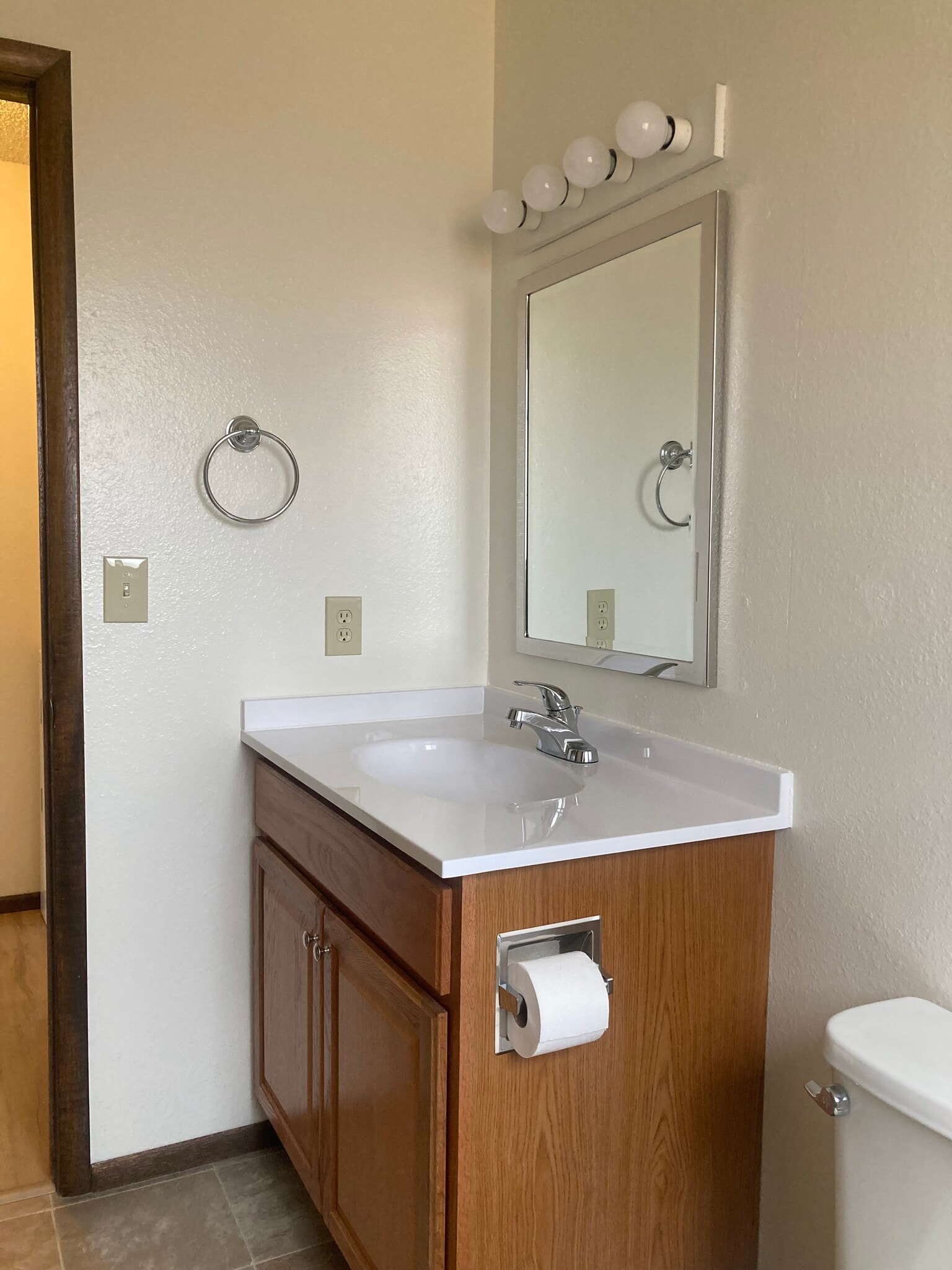 Building Photo - 1831 E 16th St