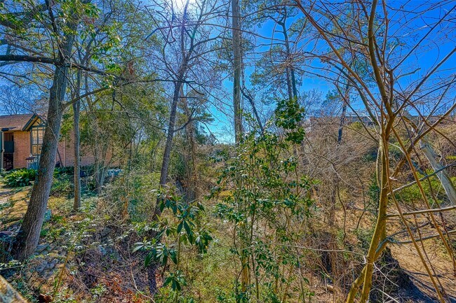 Building Photo - 8277 Kingsbrook Rd