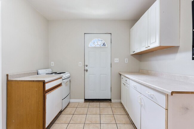 Building Photo - Quirky 1-bedroom for a Reasonable Price!