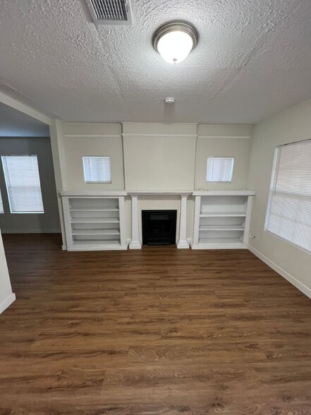 Building Photo - 3313 Hueco Ave
