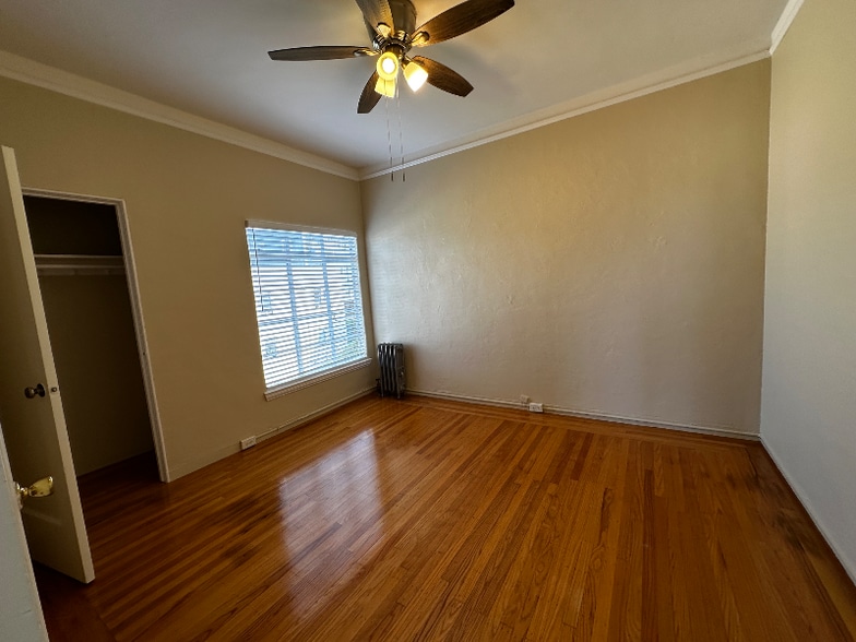 Building Photo - 2208 Carroll St