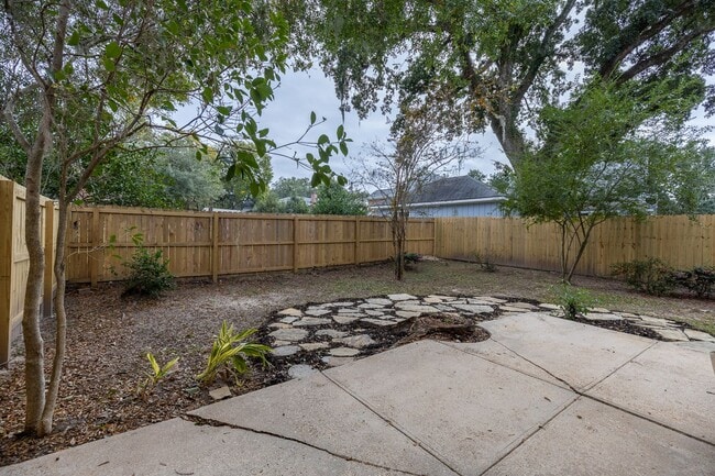 Building Photo - Two bedroom two and a half bath across from Mobile Bay!