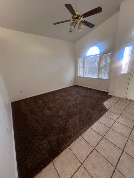 Building Photo - 4712 Solar Dr