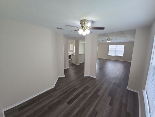 Building Photo - **Charming 3-Bed, 2-Bath Home in Melissa, ...