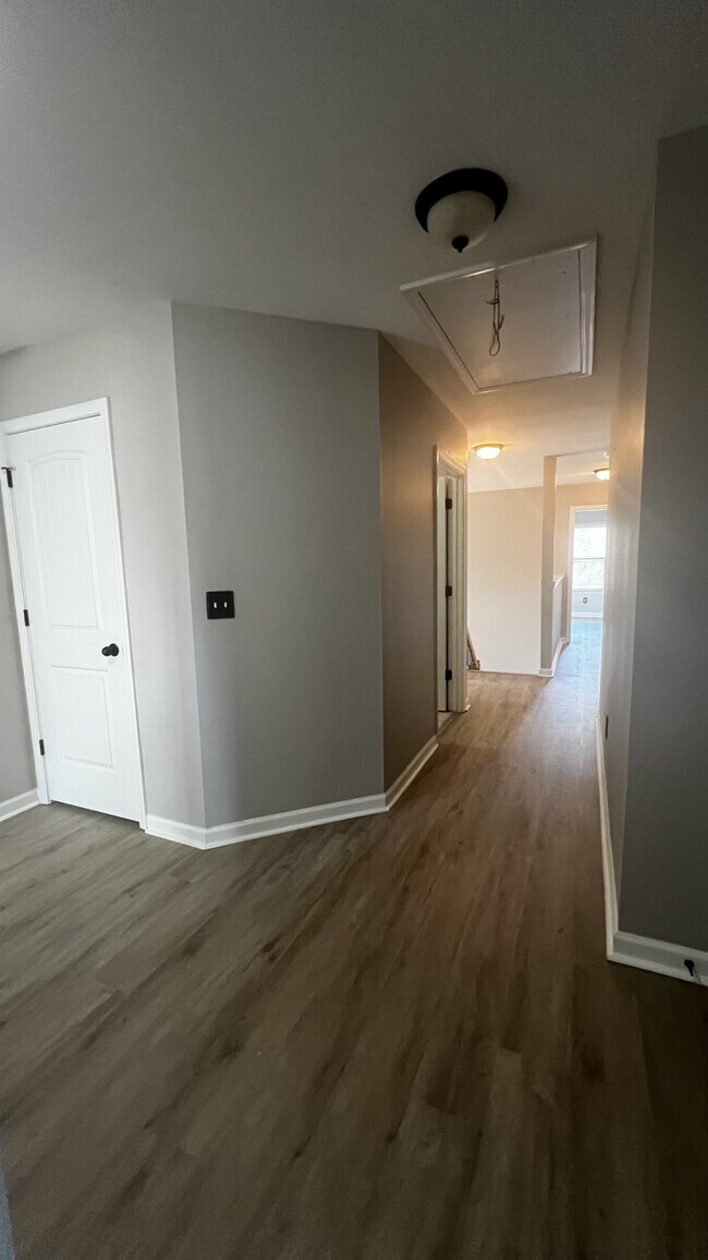 Building Photo - 116 Clearview Ct