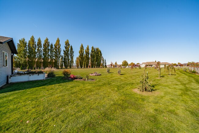 Building Photo - 416 W 260 N