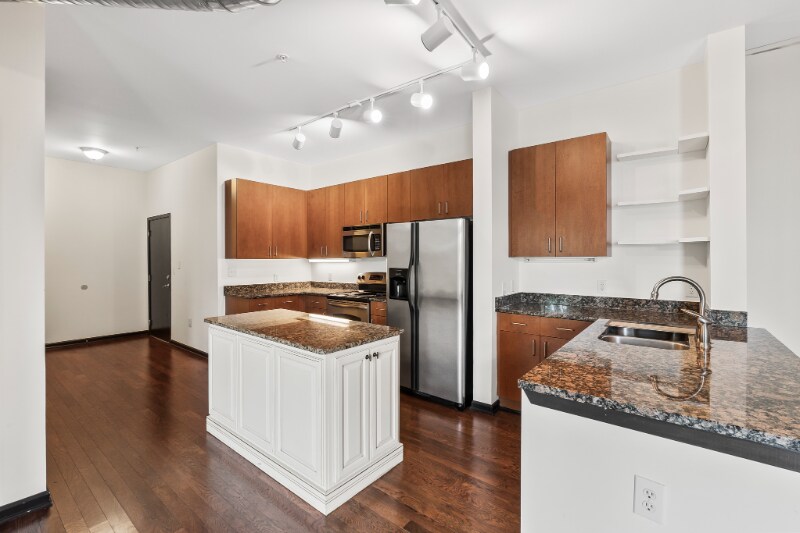 Building Photo - 5300 Peachtree Rd