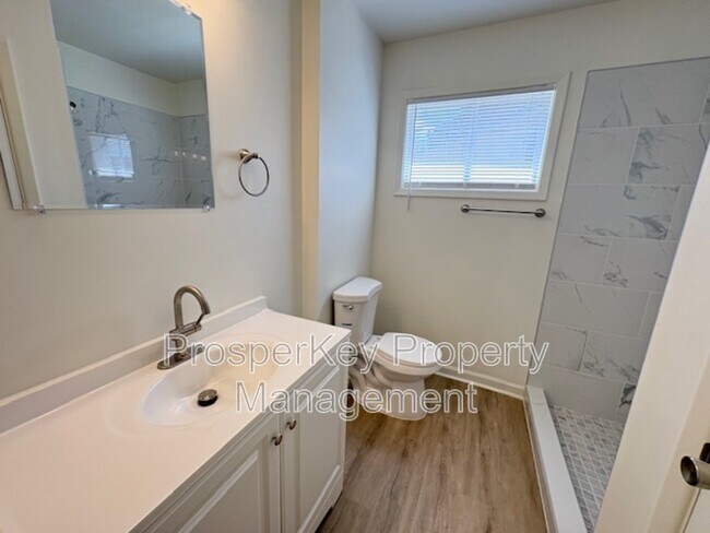 Building Photo - 4013 Toccoa Ave