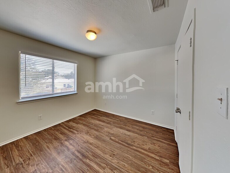 Building Photo - 9514 Chapelstone Ct