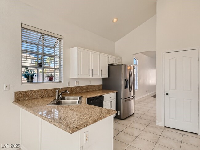 Building Photo - 7764 Howard Dade Ave