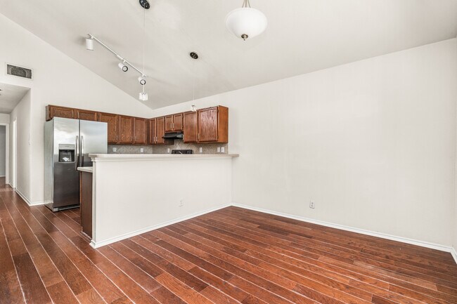 Building Photo - 5314 Lake Golden Dr