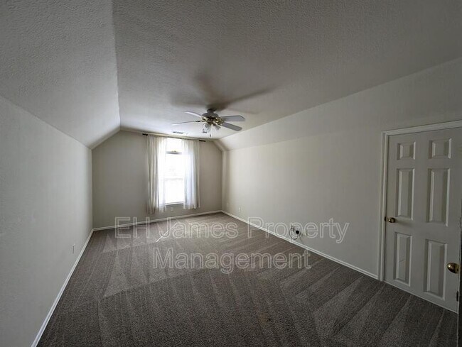 Building Photo - 9914 S 99th E Ave