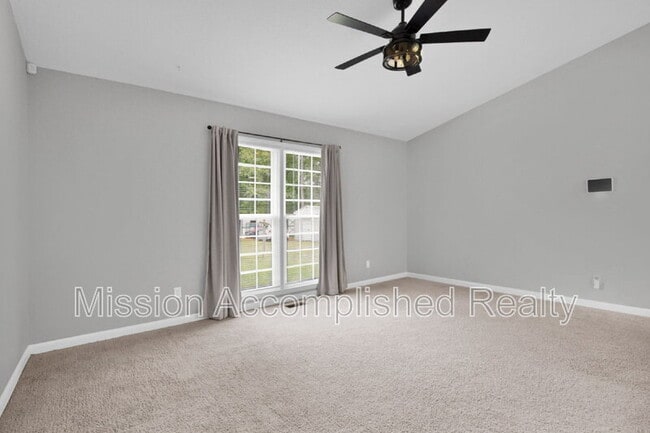 Building Photo - 3304 Redfox Rd