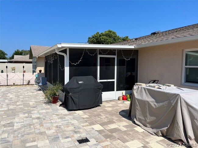 Building Photo - 802 Egret Ct