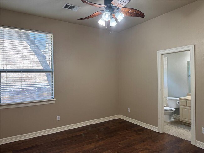 Building Photo - 1220 Pine Forest Cir