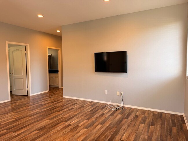 Building Photo - 2872 La Plata Dr