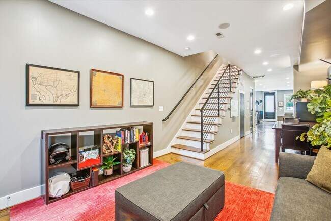 Building Photo - 2 BED PLUS DEN!!! * Fully Furnished and Fa...