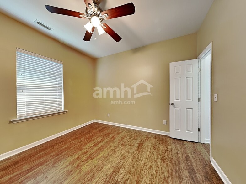 Building Photo - 1624 Fern Hollow Trl