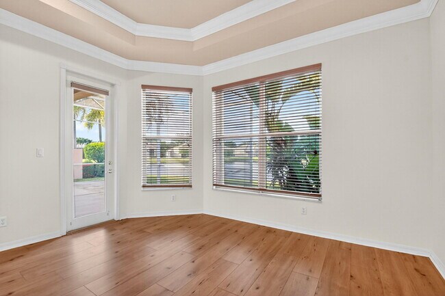 Building Photo - 7145 Veneto Dr