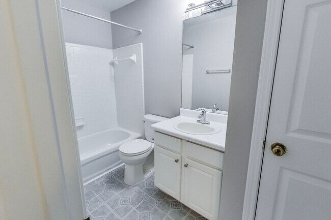 Building Photo - Single-family home in Kennesaw, GA near KSU, Town Center and Woodstock.