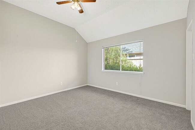 Building Photo - 23223 Diamond Knoll Ct