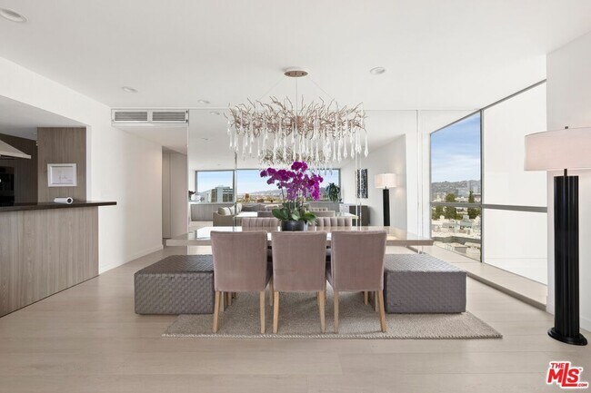 Building Photo - 2222 Ave of the Stars