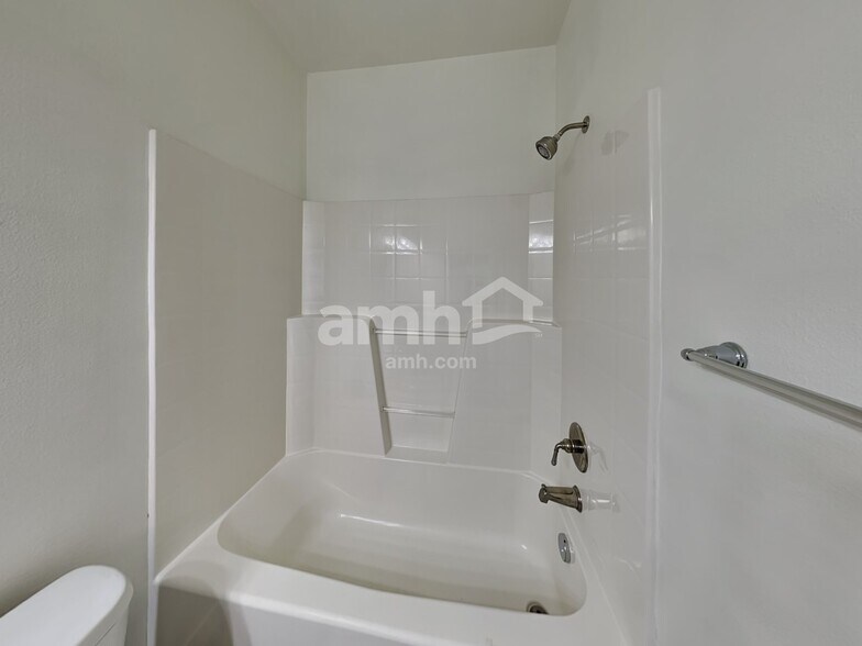 Building Photo - 7329 Rainier Dr