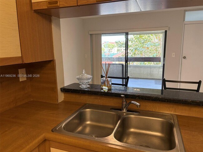 Building Photo - 9010 SW 125th Ave