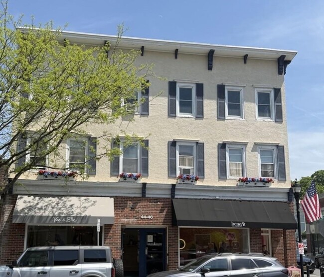 Primary Photo - 44 Purchase St