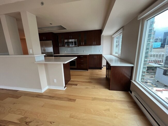 Building Photo - Beautiful Home In Arbor Place Tower