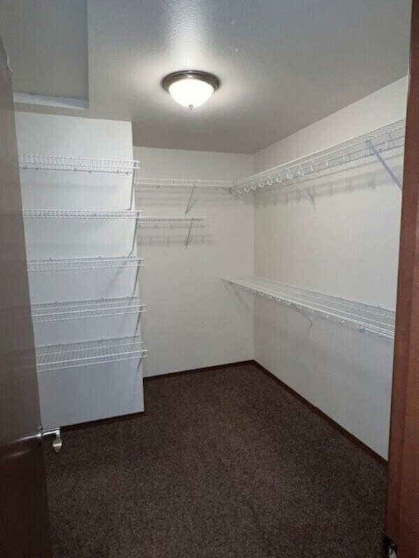 Building Photo - 2025 Aaron Dr