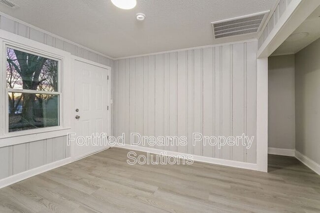 Building Photo - 1207 Thomason St