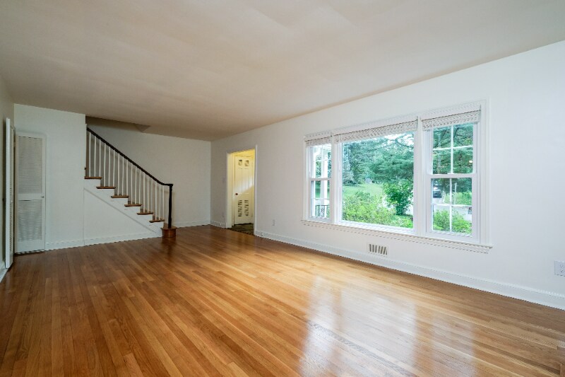 Building Photo - 316 Forest Dr