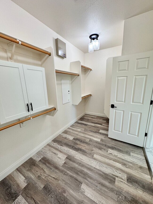 Building Photo - Pristine Single Level 3 Bedroom Home In The Sought After Gated Lagos Vistoso Community in Chandler!