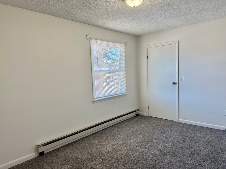Building Photo - 126 Montcalm Ave