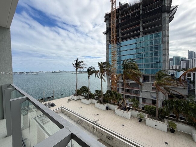 Building Photo - 2900 NE 7th Ave