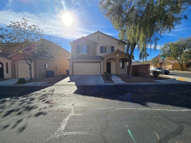 Building Photo - An Amazing 3 Bedroom Home in South East Las Vegas.