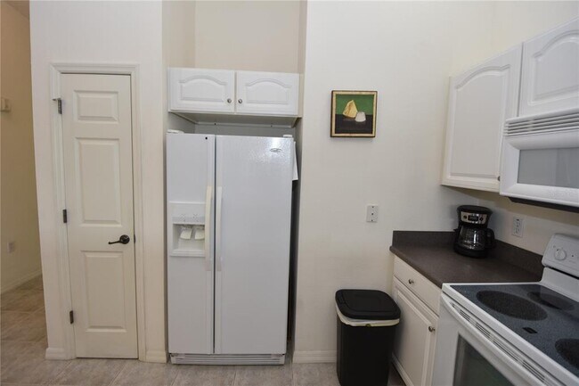 Building Photo - 400 Canopy Walk Ln