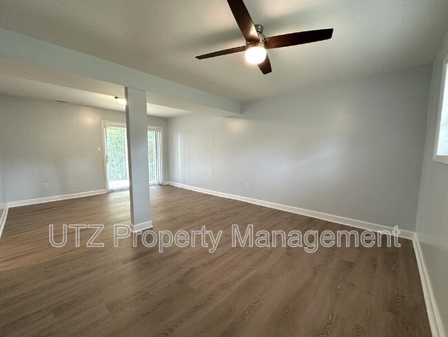 Building Photo - 317 Luther Dr