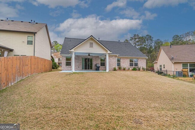 Building Photo - 5660 Crest Hill Dr NE