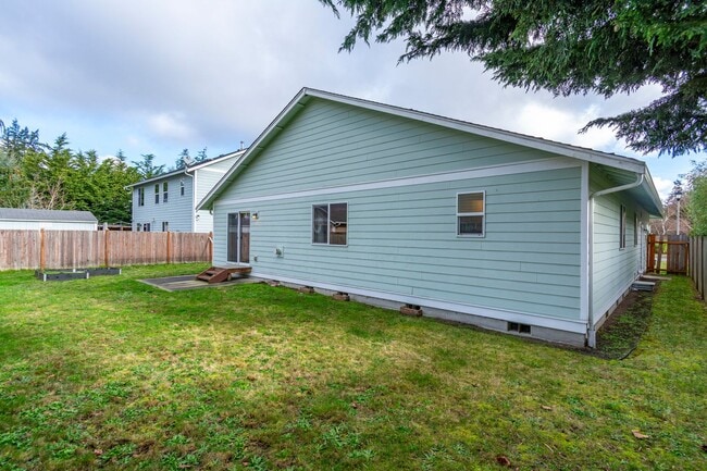 Building Photo - 3 Bedroom/2 Bath with garage home in Crosby Commons