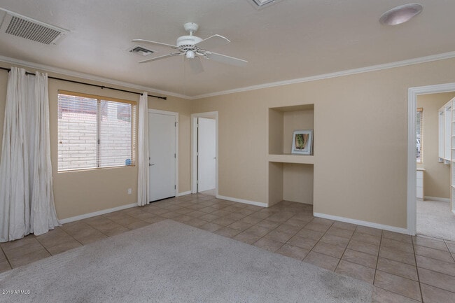 Building Photo - 610 E Malibu Dr